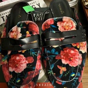 Velvet Slip-on shoes